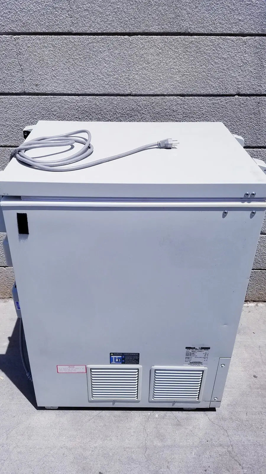 Reuse Medical Sanyo VIP Series Ultra Low Temperature Freezer Model MDF-C8V1 Other Medical & Lab Equipment, second-hand product photo 1