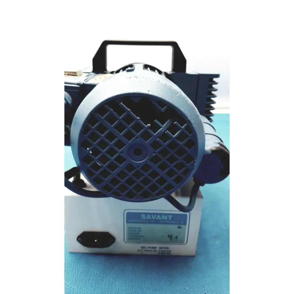 Blue industrial gel pump gp100 with black handle and grid cover branded savant on white base for efficient vacuuming