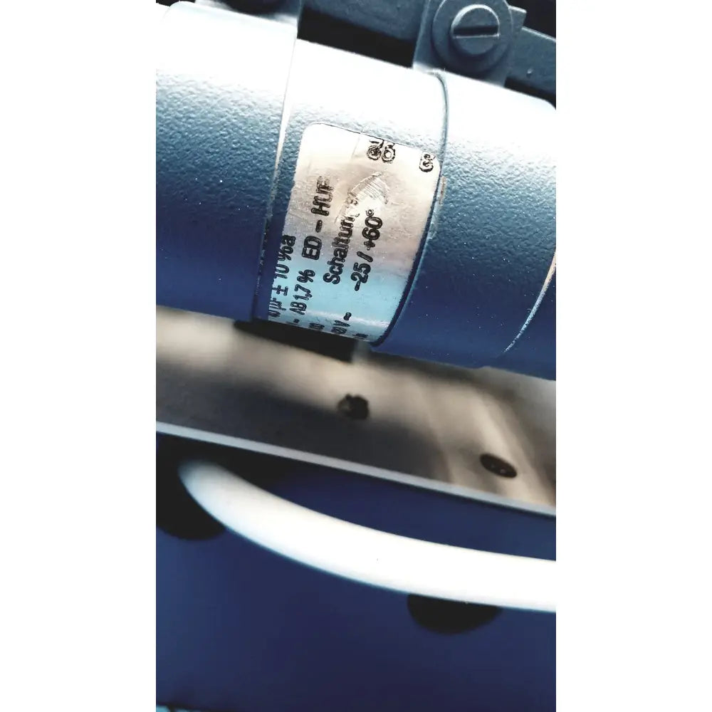 Blue cylindrical gel pump gp100 body with a silver technical specifications label from savant gel pump series