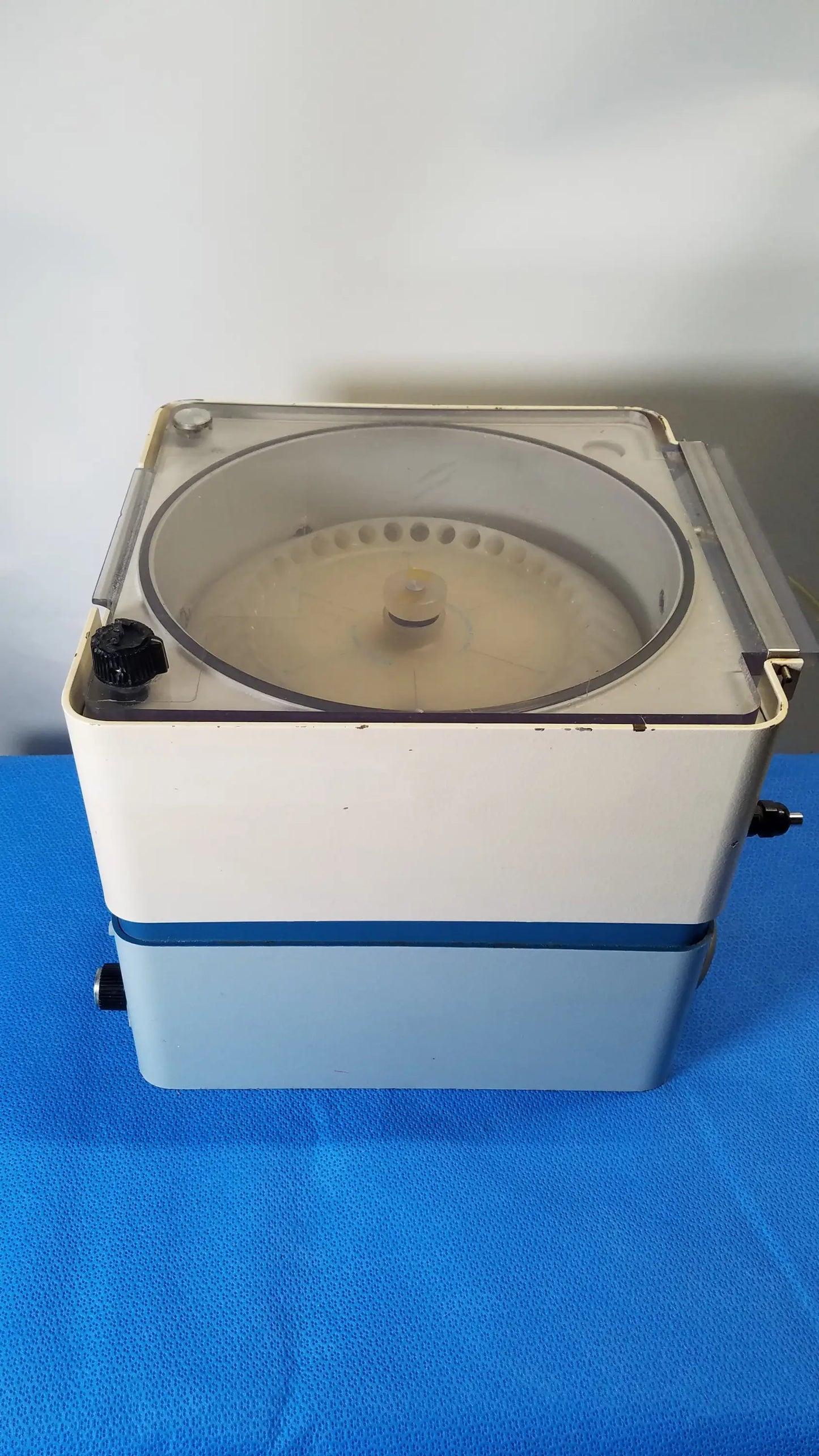 Savant HSC 10K-115 High Speed Centrifuge High Speed Centrifuge, second-hand product photo 3