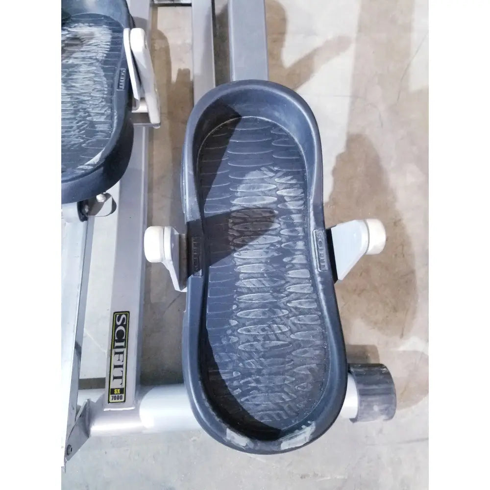 Black rubber foot platform with textured scale grip pattern for scifit sx7000 elliptical commercial lower body trainer