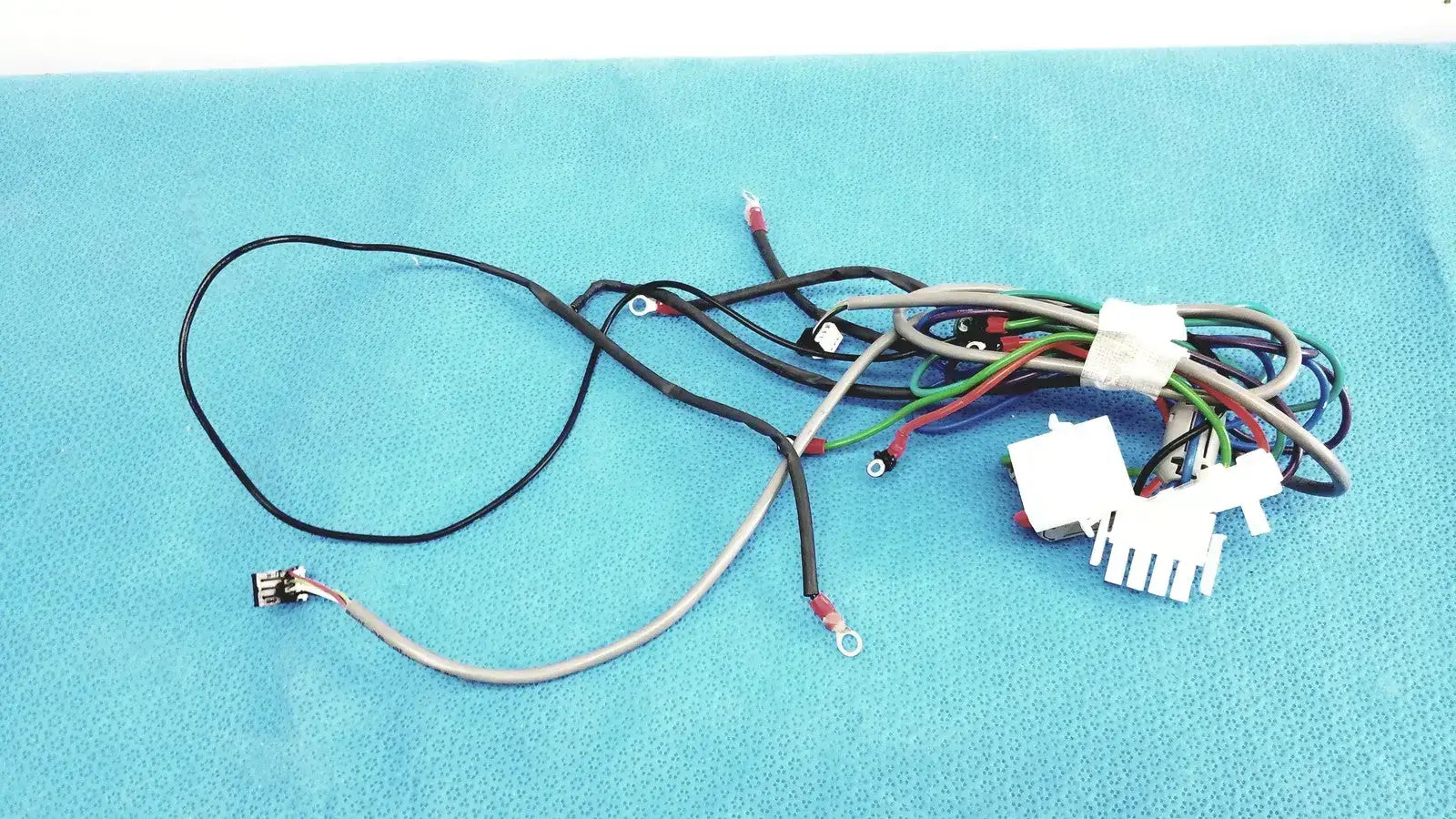 SEIWA E04SR130525A Ferrite Cores with Multi-Pin Connectors Wire Harness Cable Wire Harness Cable, second-hand product photo 1