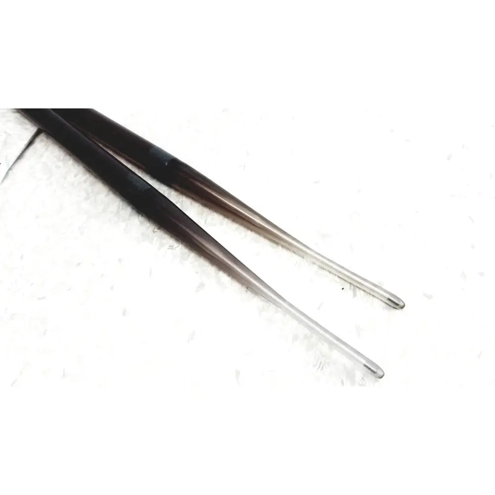 A set of 2 savary gilliard dilator cook endoscope 19mm crochet hooks in dark brown and silver with polished finish