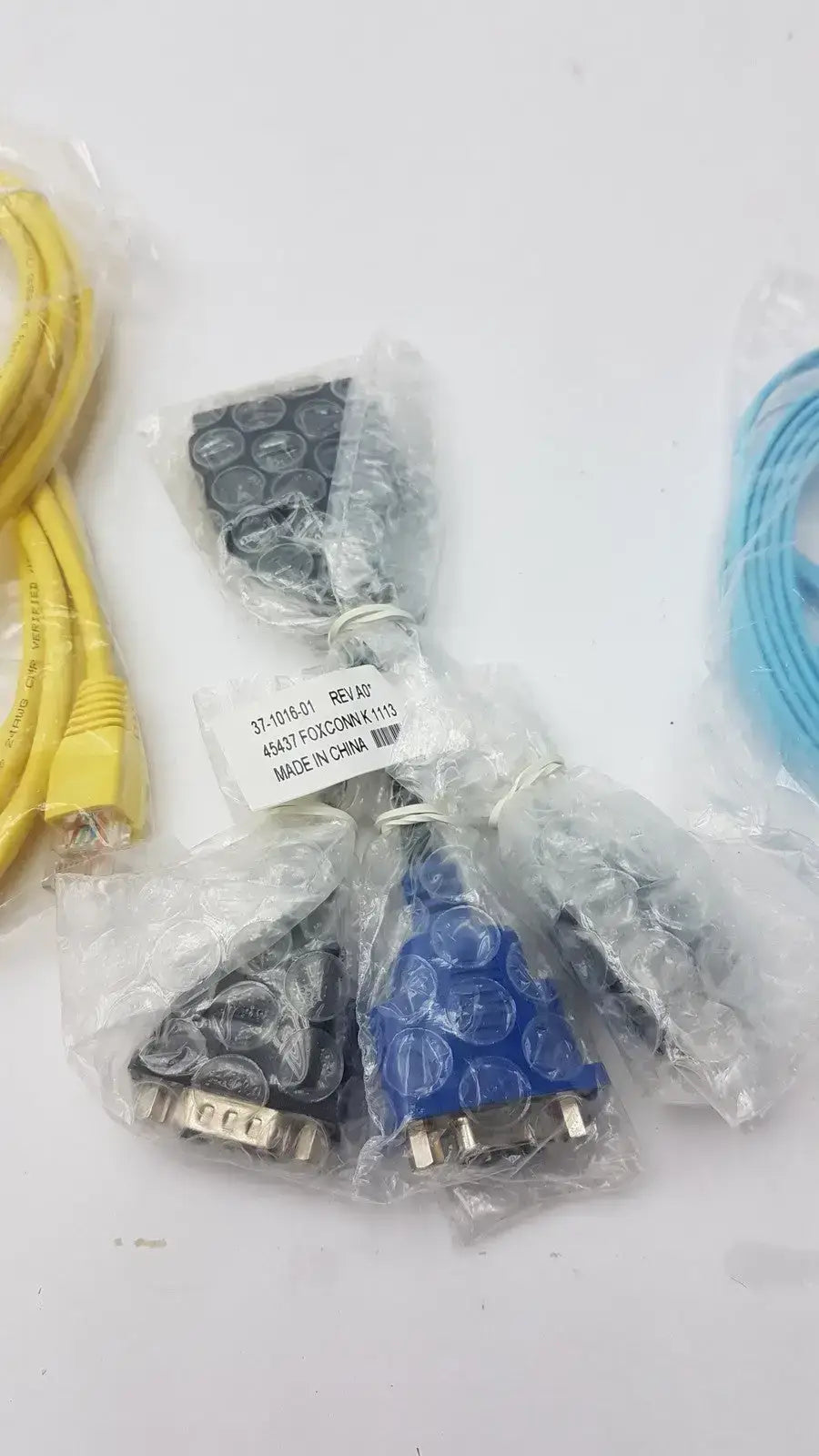 Generic Set of 3 Cables, 1x 72-3383-01 Rev A2, 1x 37-1061-01 Rev A0, 1x E141823-6 Networking Cables, second-hand product photo 5