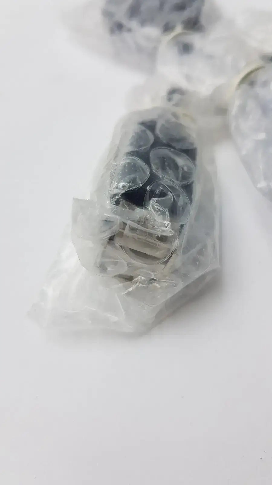 Generic Set of 3 Cables, 1x 72-3383-01 Rev A2, 1x 37-1061-01 Rev A0, 1x E141823-6 Networking Cables, second-hand product photo 9