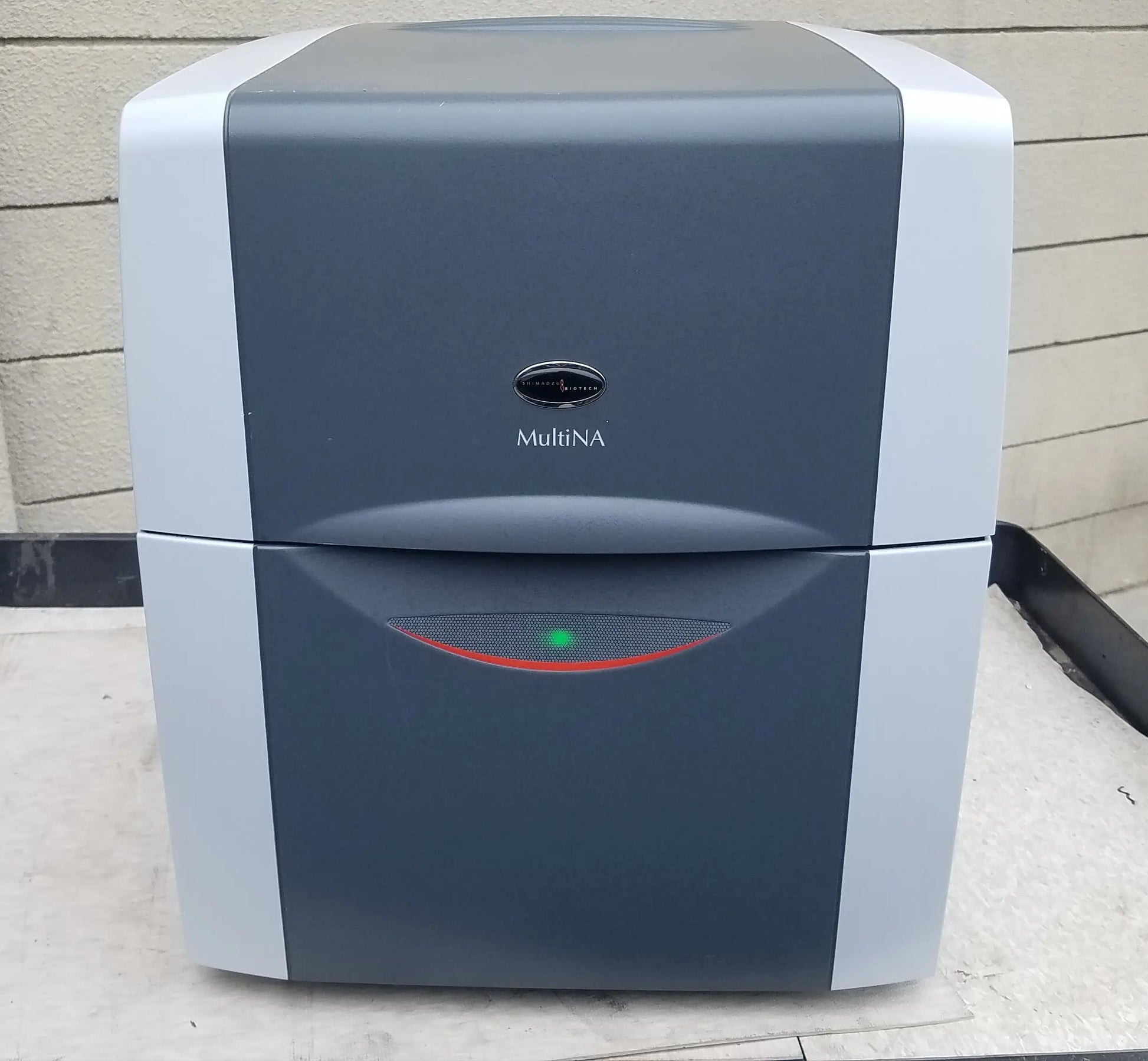Shimadzu MCE-202 MultiNA Microchip Electrophoresis System Microchip Electrophoresis System, second-hand product photo 1