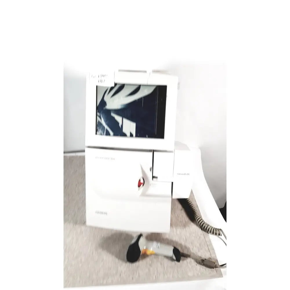 White thermo scientific siemens rapidpoint 400 405 series system with screen and red button for reuse medical testing