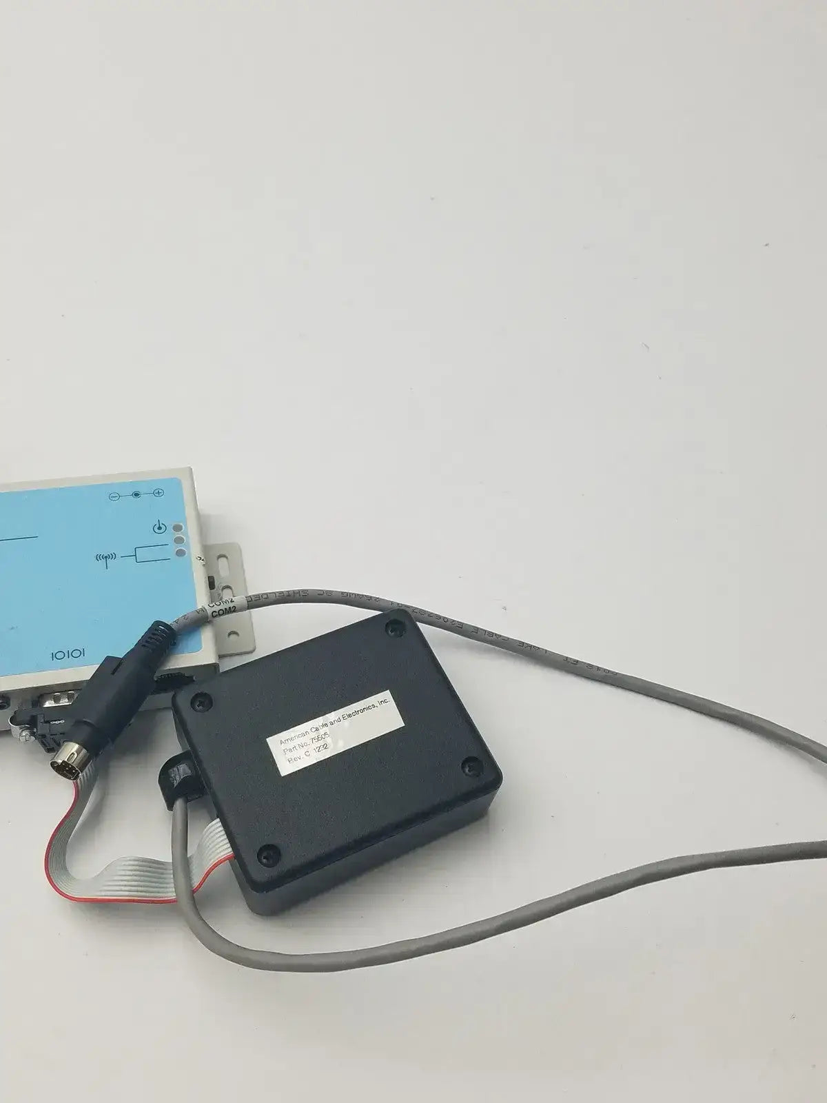 Silex Technologies- SX-500 Serial Server With Adapter Serial Device Server, second-hand product photo 2