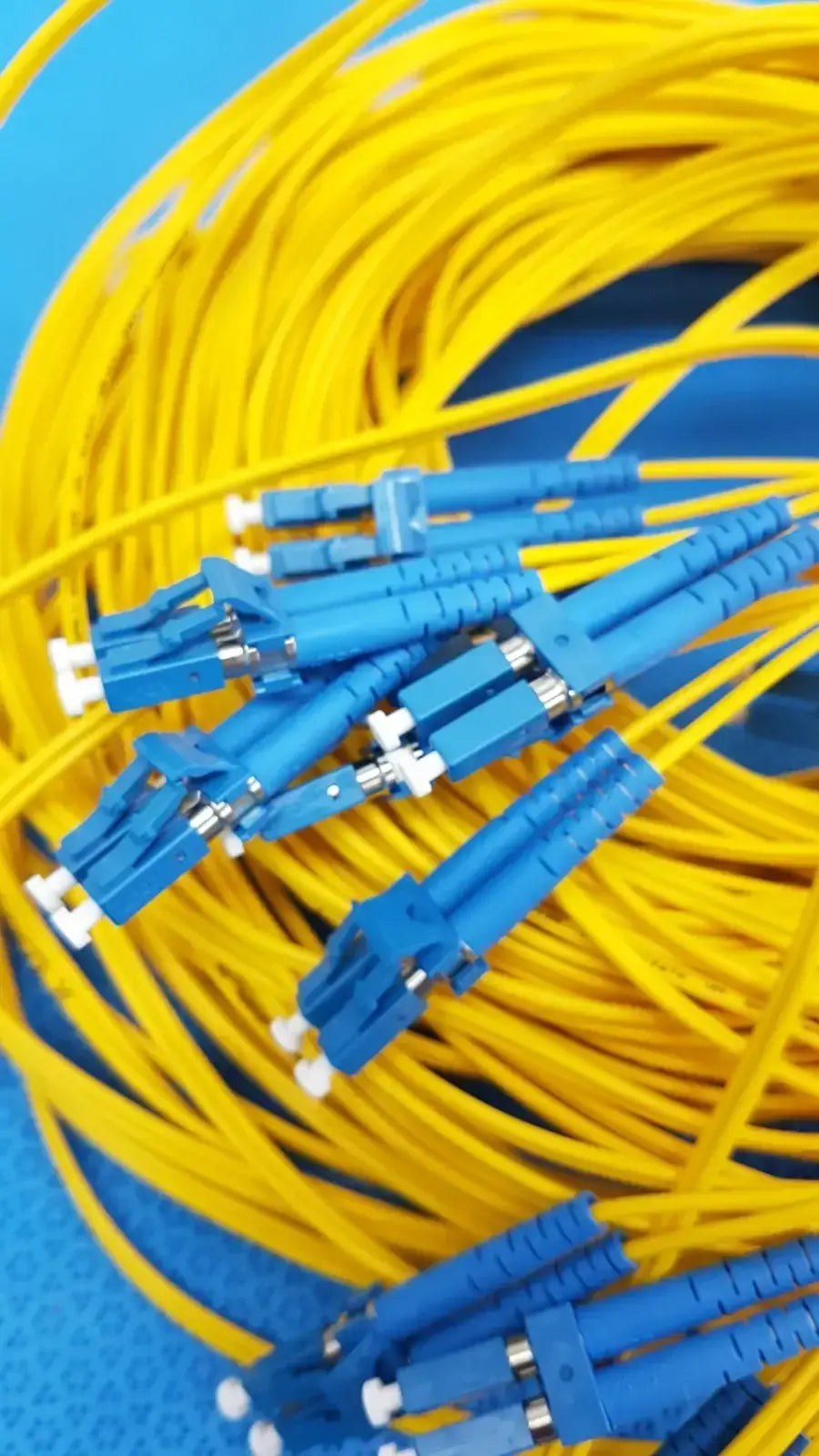 Kentek Singlemode Fiber Optic Cable Assembly – LC to LC, UPC Polish, 5 Meter Box of 26 Fiber Optic Cable Assembly, second-hand product photo 4