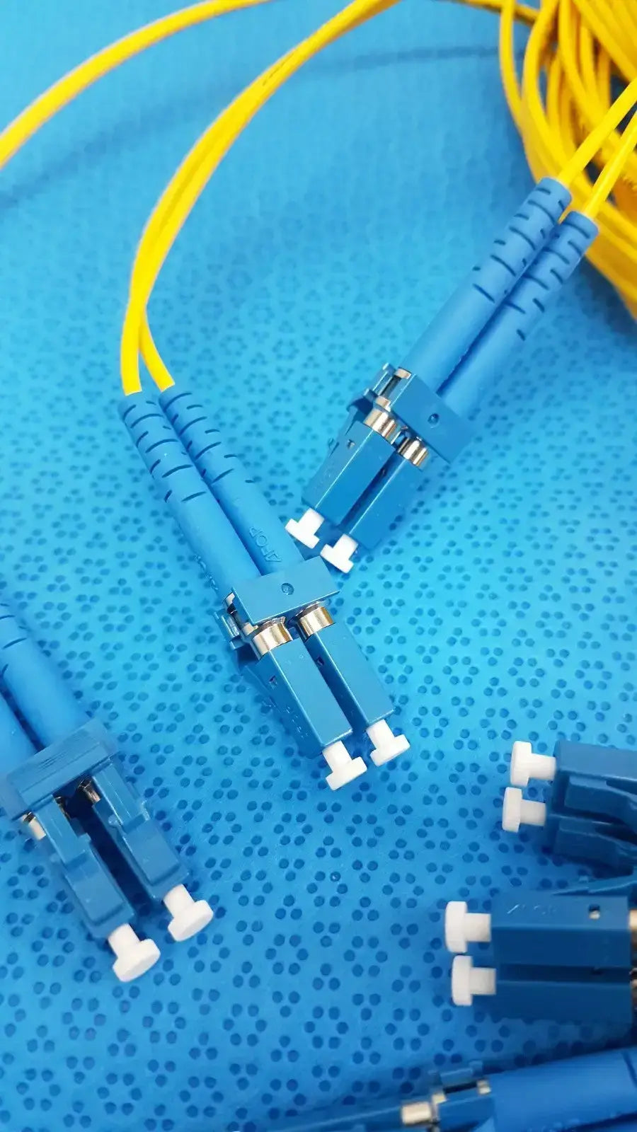 Kentek Singlemode Fiber Optic Cable Assembly – LC to LC, UPC Polish, 5 Meter Box of 26 Fiber Optic Cable Assembly, second-hand product photo 5