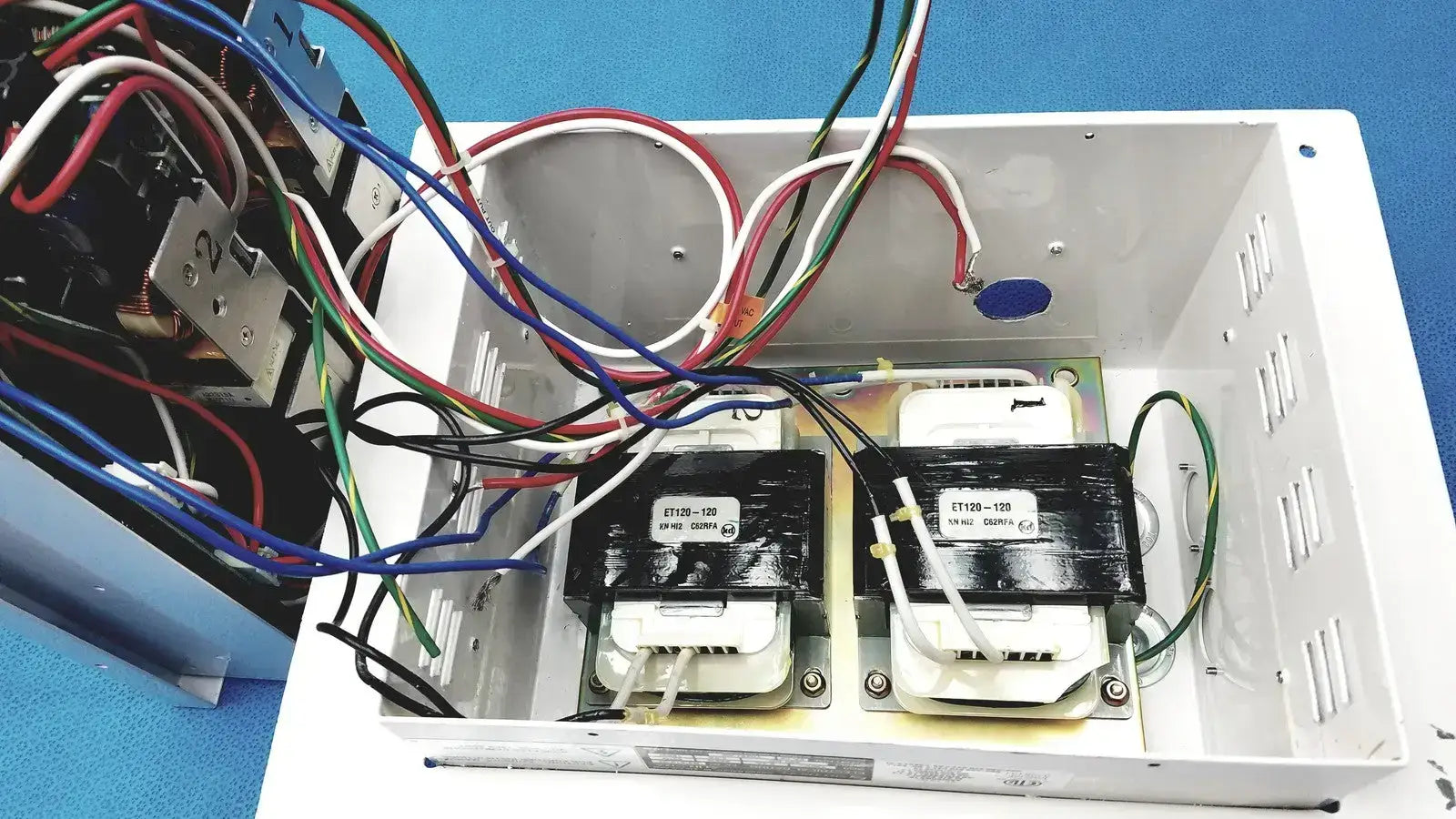 Skytron Aurora LED Surgical Light Control Box B9-610-02 120V 288W Surgical Light Control Box, as-is (for parts) product photo 11