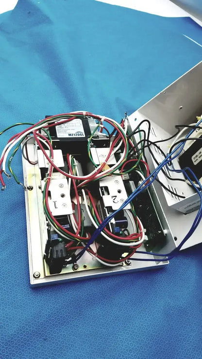 Skytron Aurora LED Surgical Light Control Box B9-610-02 120V 288W Surgical Light Control Box, second-hand product photo 15