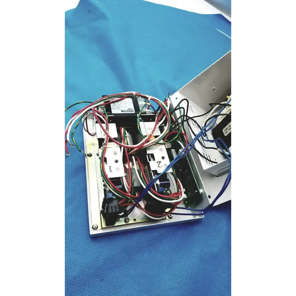 Skytron Aurora LED Surgical Light Control Box B9-610-02 120V 288W Surgical Light Control Box, second-hand product photo 15