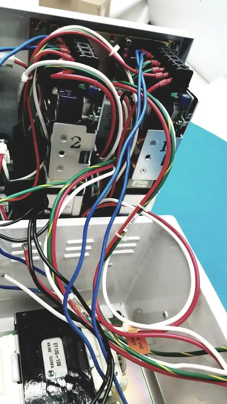 Skytron Aurora LED Surgical Light Control Box B9-610-02 120V 288W Surgical Light Control Box, second-hand product photo 13