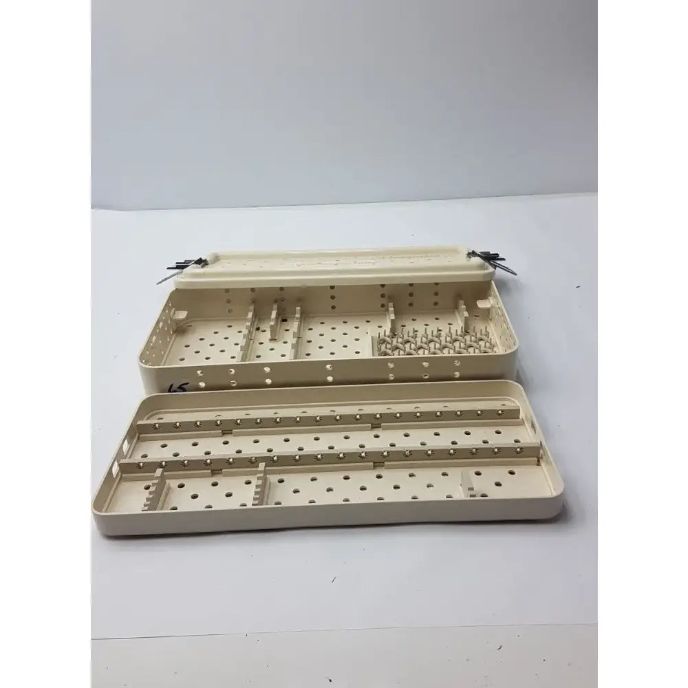 Reuse Medical Smith & Nephew Ref 7207934 Hip Arthroscopy System Empty Tray Surgical & Orthopedic Instruments, second-hand product photo 1