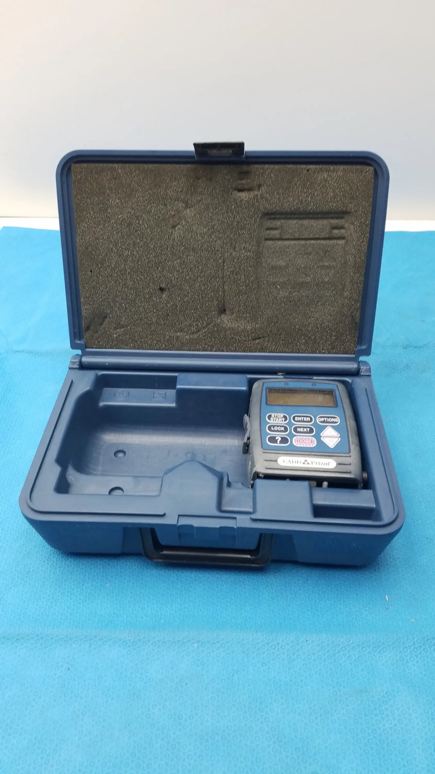 Smiths Medical 6100 Cadd Prizm Infusion Pump With Case Ambulatory Infusion Pump, second-hand product photo 1