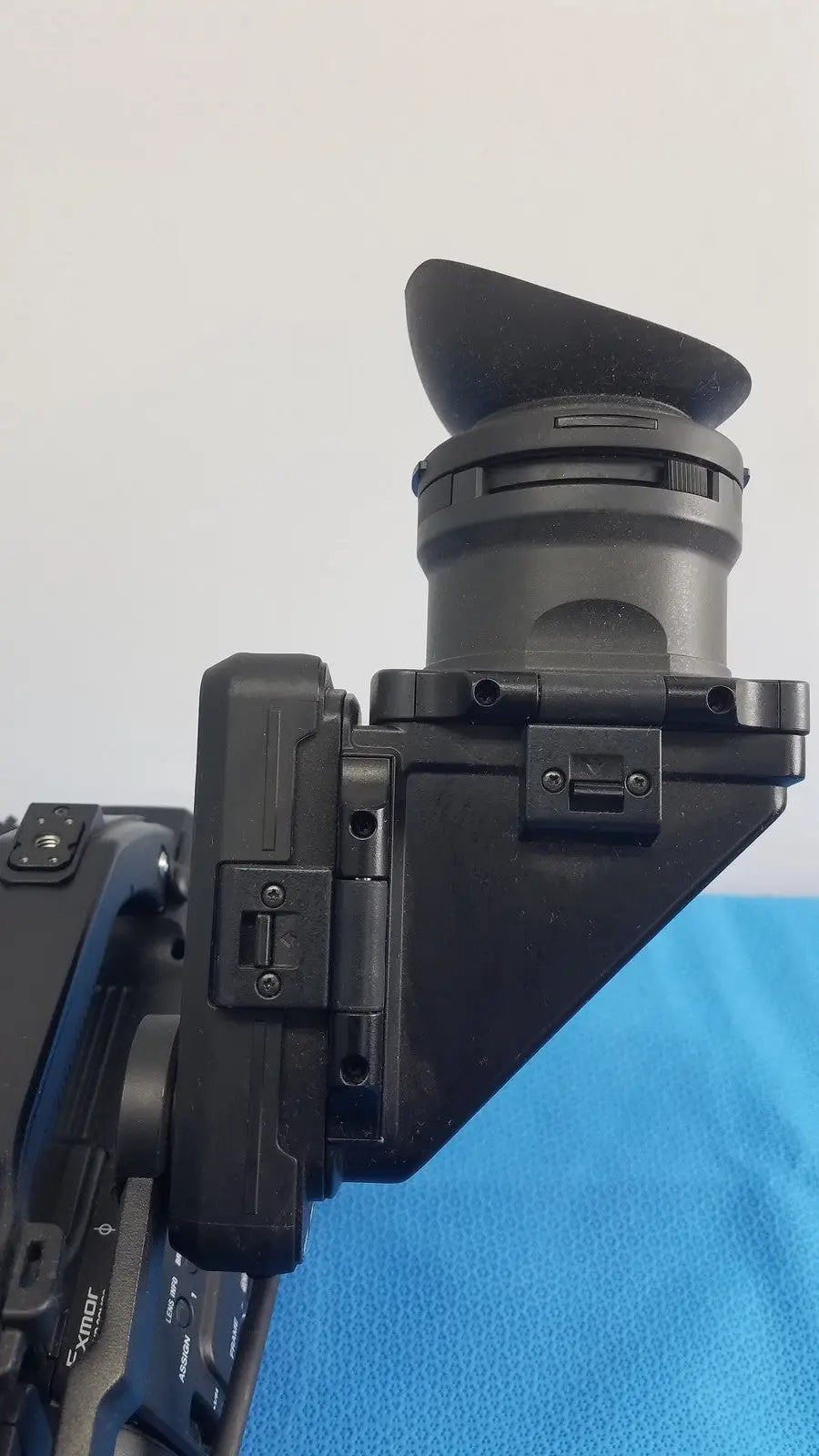 Sony PMW-300 memory xdcam camcorder black matte finish viewfinder with curved eyecup and adjustable focus ring