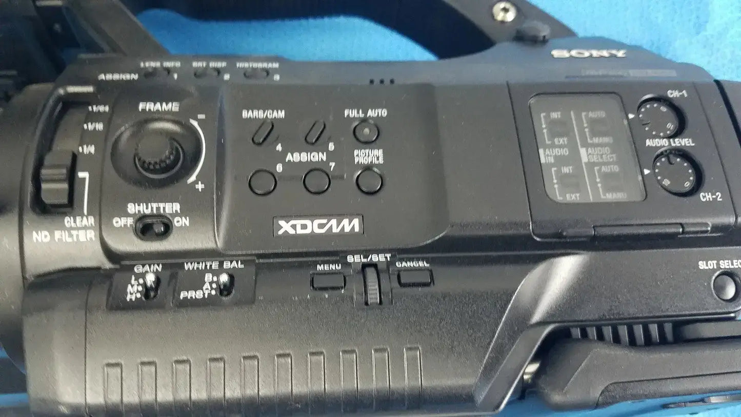Sony PMW-300 Solid-State Memory XDCAM Camcorder Full HD 3CMOS Camcorder, as-is (for parts) product photo 9
