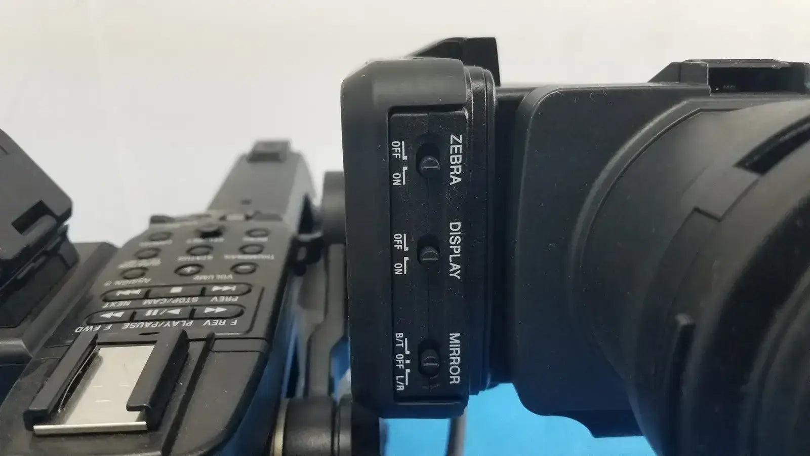 Sony PMW-300 Solid-State Memory XDCAM Camcorder Full HD 3CMOS Camcorder, as-is (for parts) product photo 6