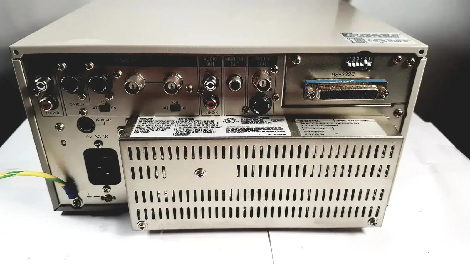 Sony SVO-9500MD Medical Videocassette Recorder SVHS/VHS Medical Videocassette Recorder, second-hand product photo 7