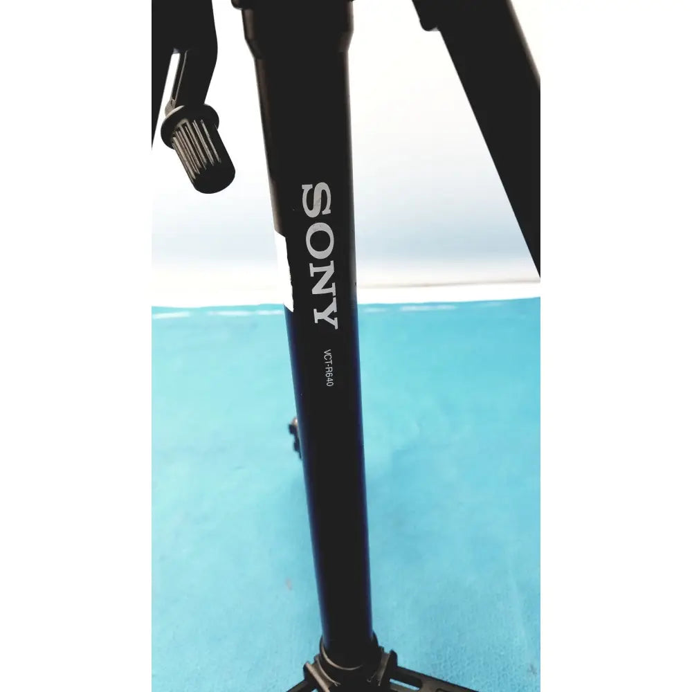 Black Sony VCT-TR40 tripod leg with white branding and textured grip for lightweight extendable video tripod use