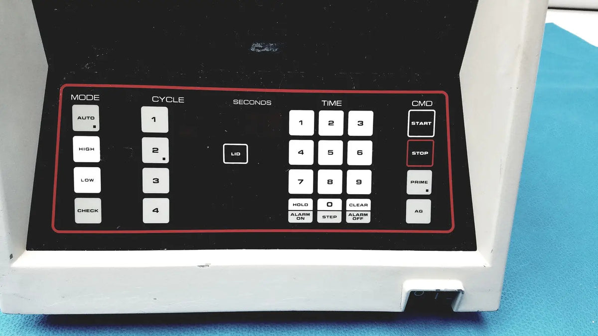 Black and white numeric keypad control panel with red border on sorvall instruments cell washer 2 for precise operation