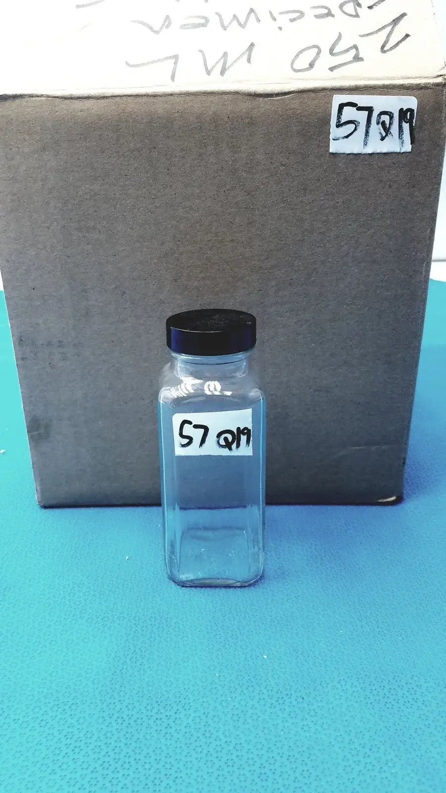 N/A Square Glass Bottle – Laboratory Reagent or Sample Storage Bottle with Cap Laboratory glass bottle, second-hand product photo 2