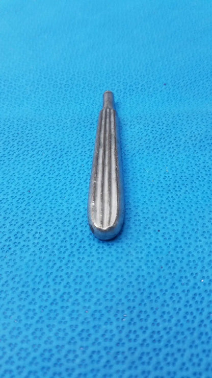 Unbranded Stainless Steel Retractor Fenestrated Blade Handle Only Surgical Retractor Handle, second-hand product photo 1