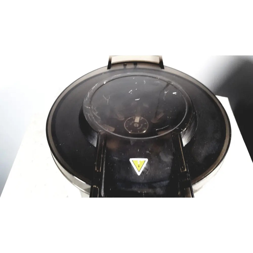 Statspin express m510 high-speed horizontal centriifuge featuring a black waffle iron design with transparent lid and metallic handle