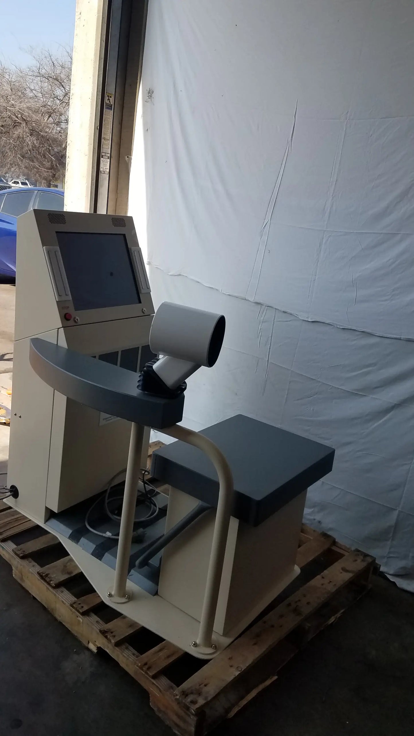 Beige and gray stayhealthy sh650 self-service health screening kiosk with mounted monitor and cylindrical scanner head