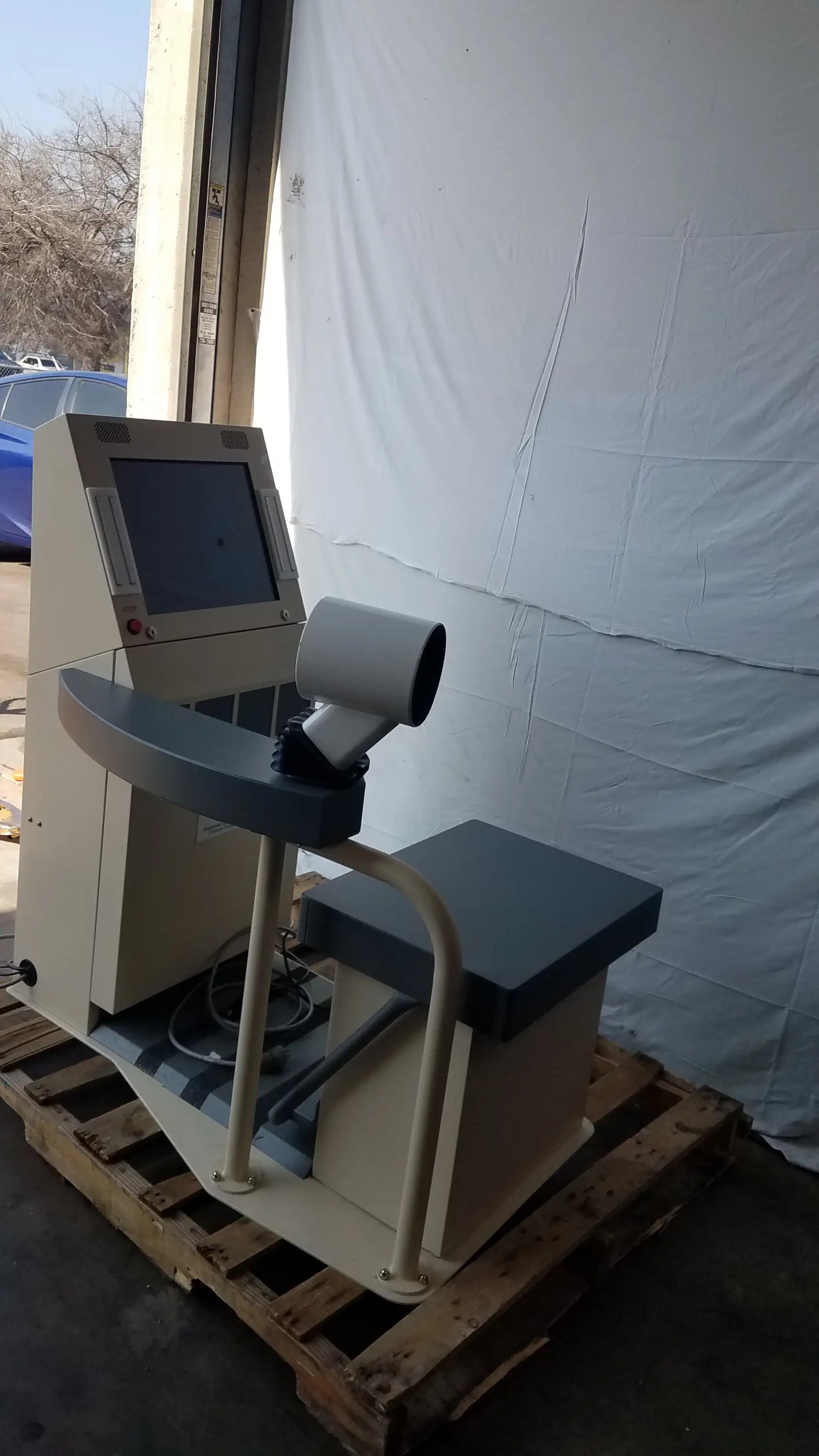 Beige and gray stayhealthy sh650 self-service health screening kiosk with mounted monitor and cylindrical scanner head