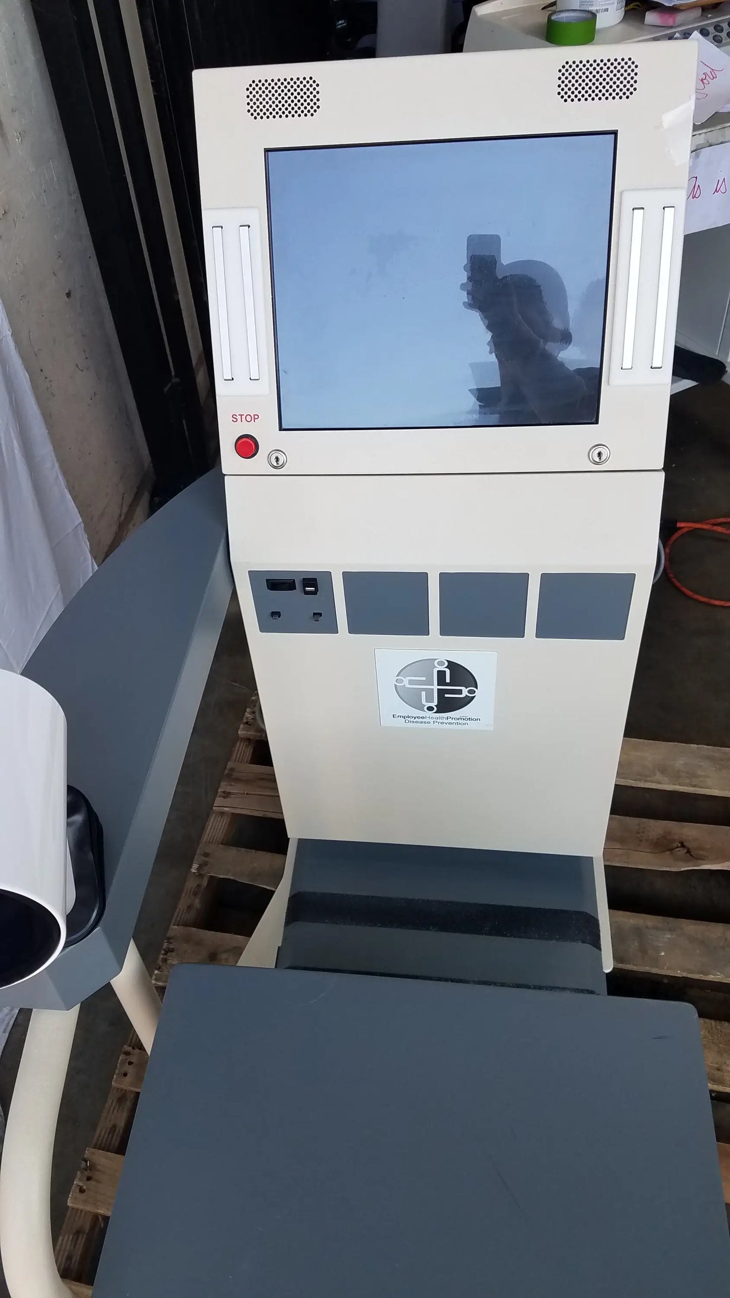 Beige stayhealthy sh650 self-service health screening kiosk with touchscreen display gray panels and logo sticker