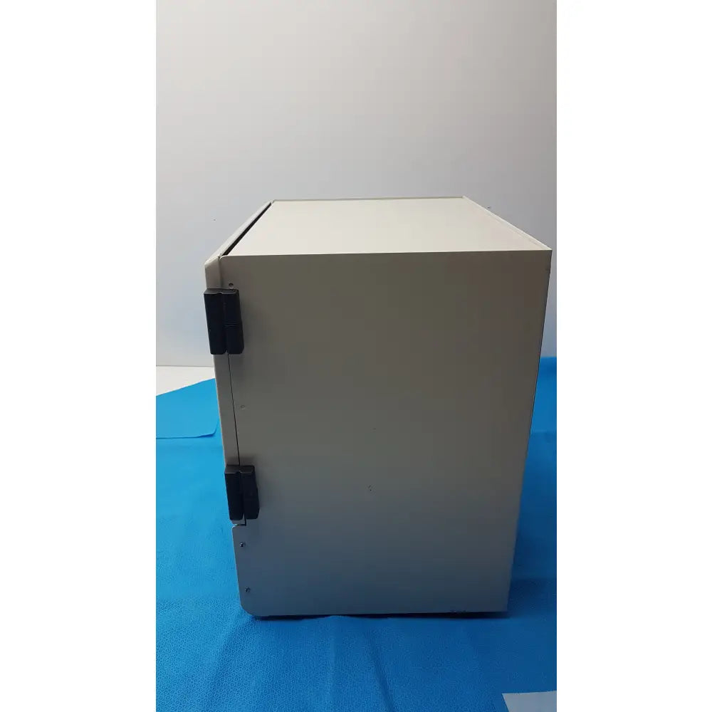 Stovall Affymetrix GeneChip Hybridization Oven 640 P/N 800138 - Hybridization Oven