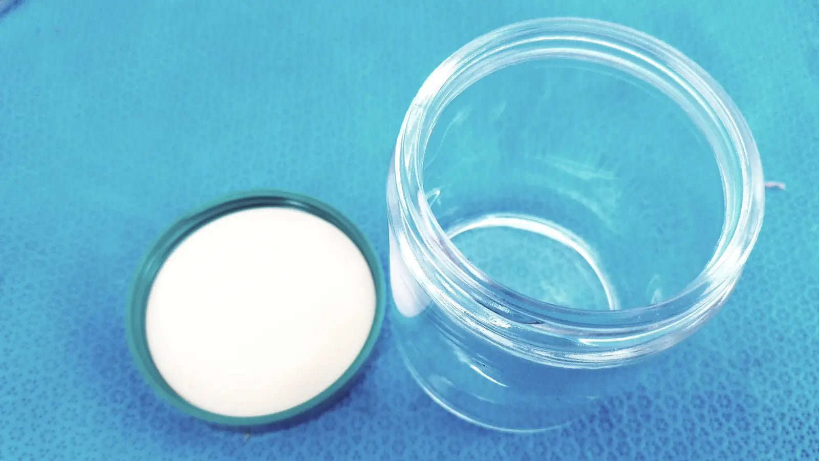 Unbranded Straight Round Sided Leak Proof Jar with Plastic Lid 3.5 X 3 In Lot of 6 Specimen Container, second-hand product photo 3