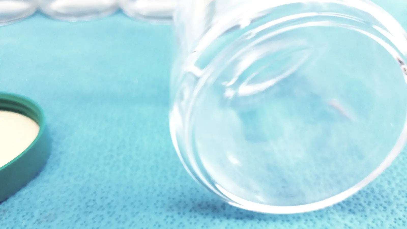 Unbranded Straight Round Sided Leak Proof Jar with Plastic Lid 3.5 X 3 In Lot of 6 Specimen Container, second-hand product photo 4