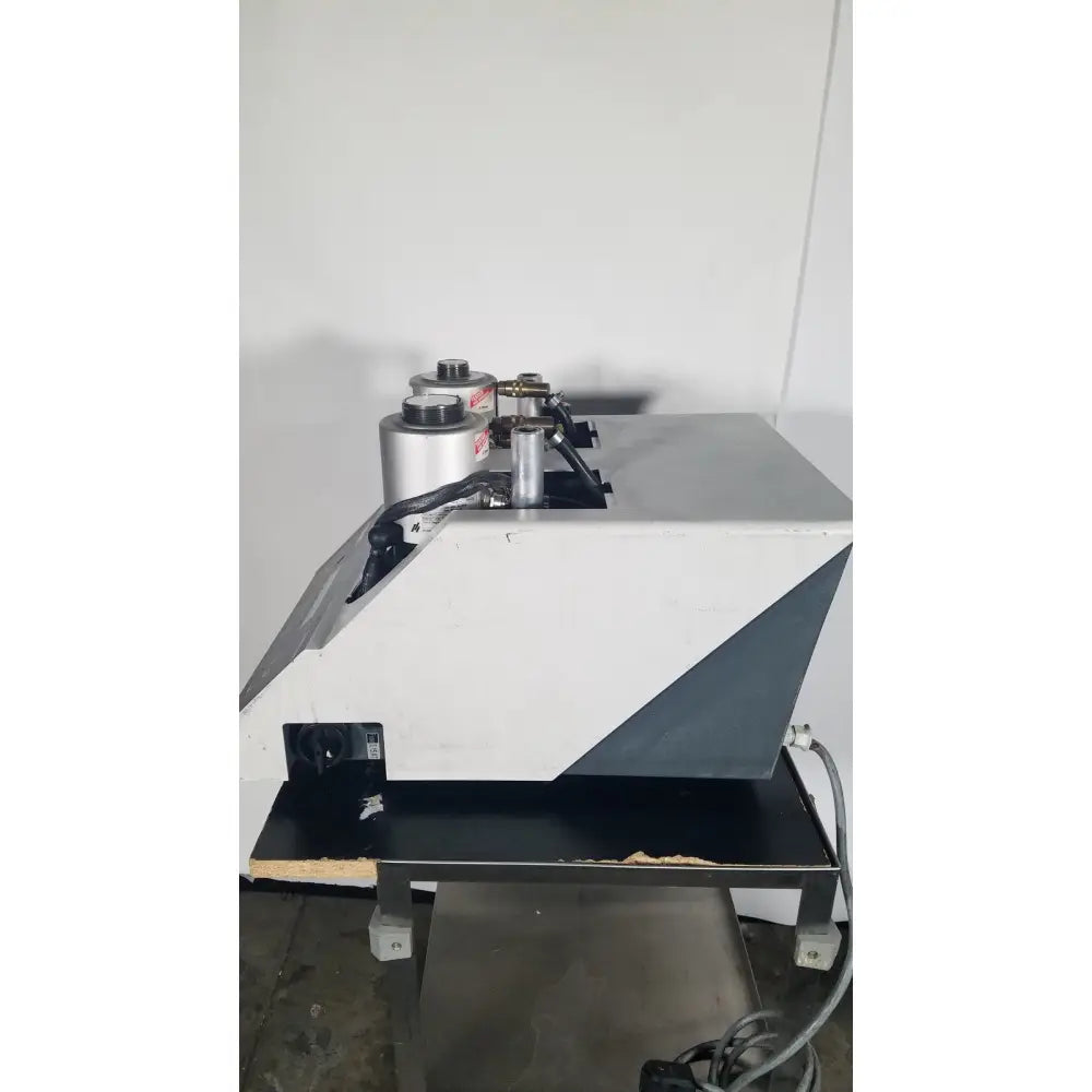 Industrial-grade struers prontopress-20 dual-cylinder metallographic specimen hot mounting machine with white gray metal body and top cylinders