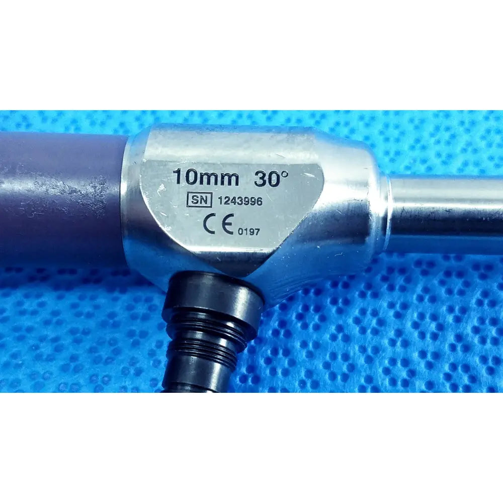 Silver precision 10mm 30° autoclavable endoscope with engraved serial number sn 1243996 and ce marking