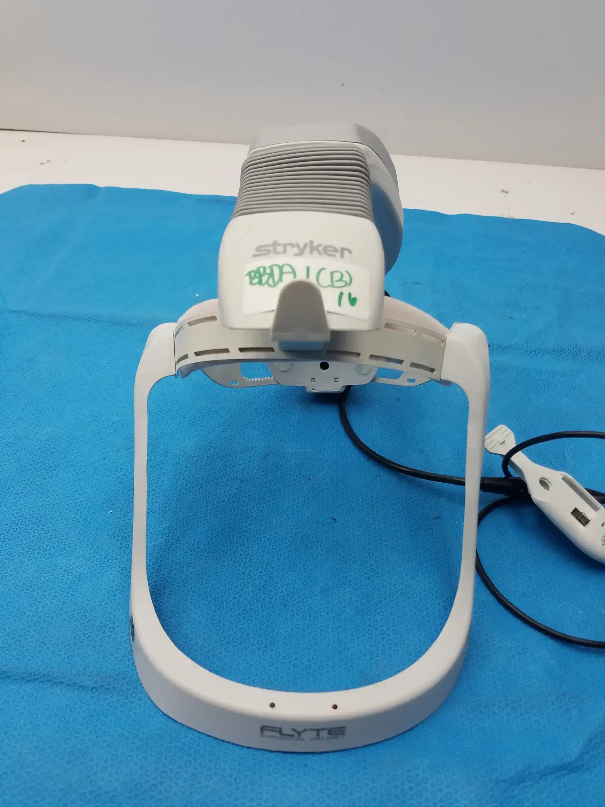 Stryker 408-600 Flyte Surgical Helmet With 408-600-300 Flyte Power Cord Surgical Helmet, as-is (for parts) product photo 5