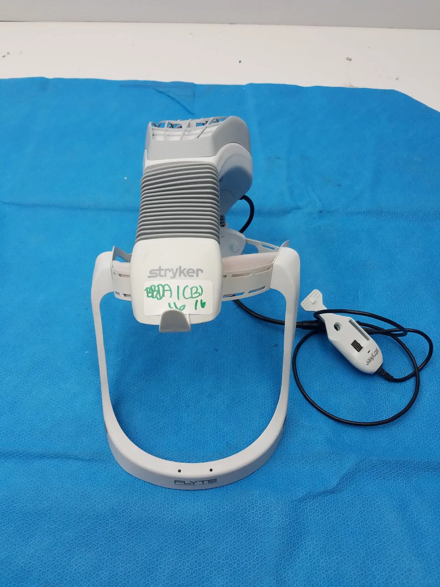 Stryker 408-600 Flyte Surgical Helmet With 408-600-300 Flyte Power Cord Surgical Helmet, as-is (for parts) product photo 1