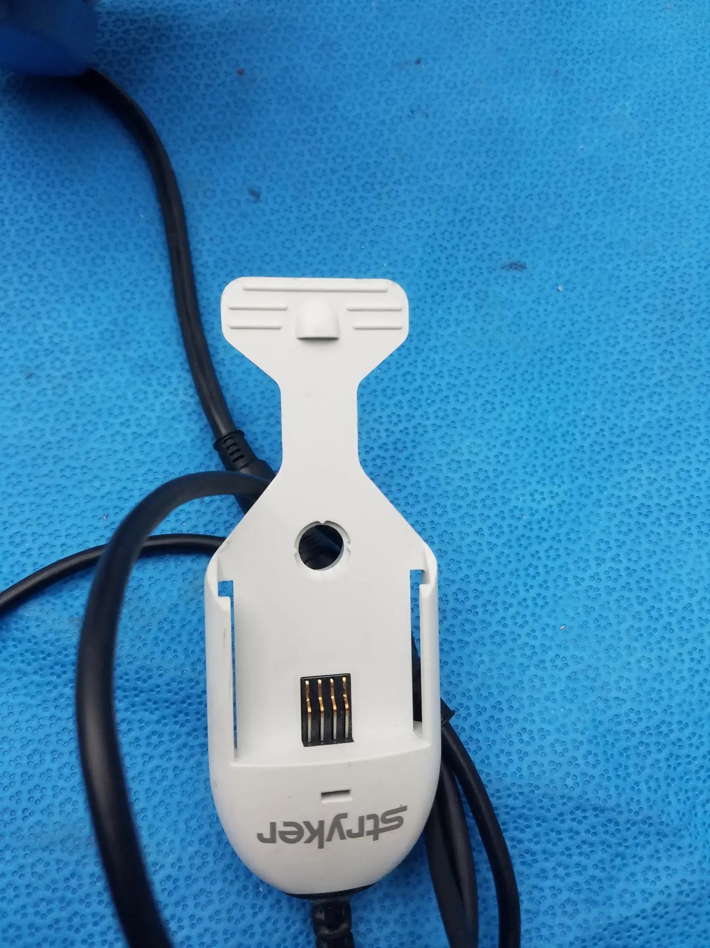 Stryker 408-600 Flyte Surgical Helmet With 408-600-300 Flyte Power Cord Surgical Helmet, as-is (for parts) product photo 9