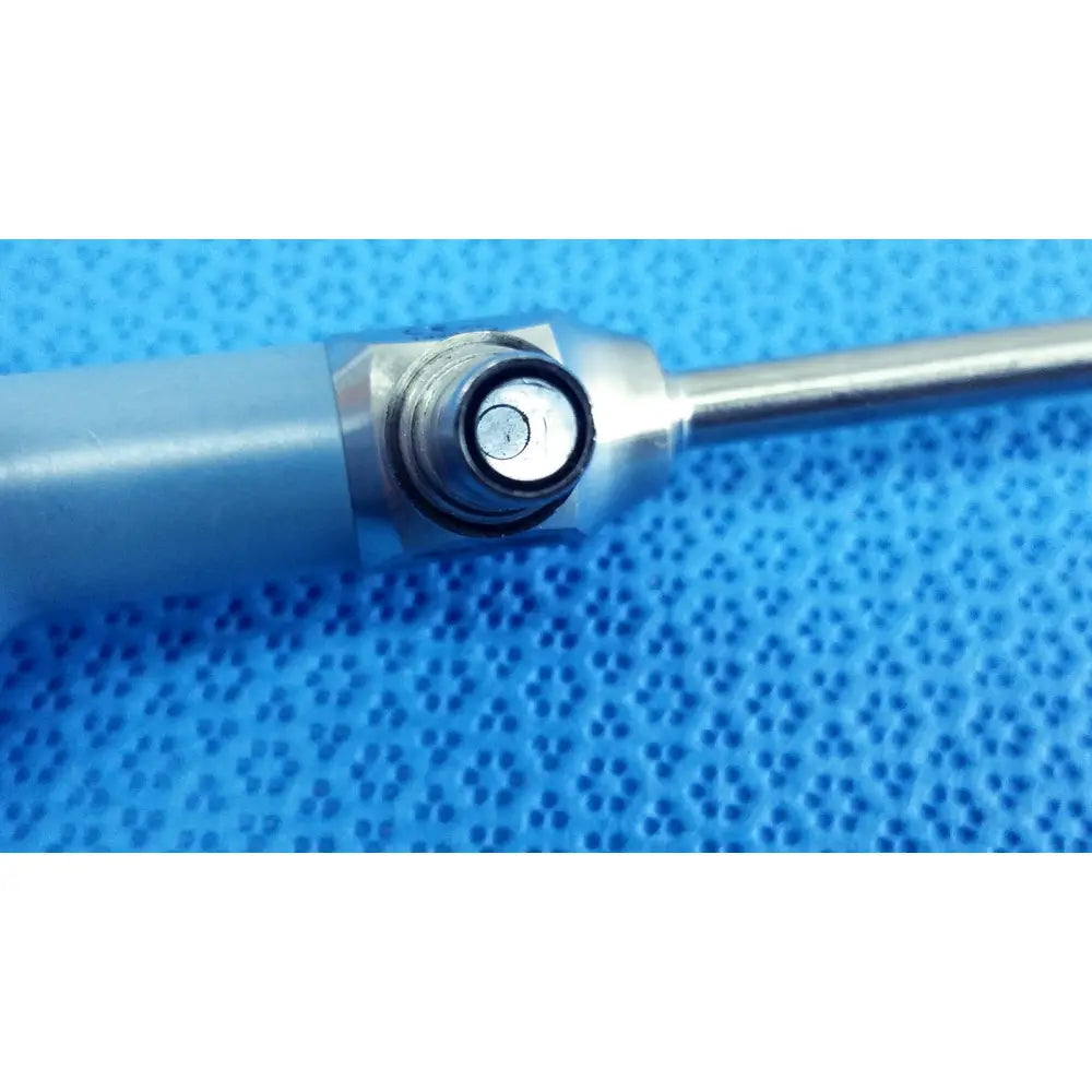 Silver-colored stainless steel ideal eyes 5mm 0° autoclavable endoscope with cylindrical handle and metallic tip