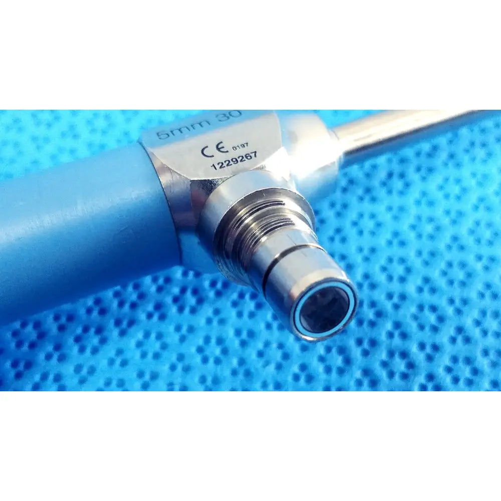 Blue-handled metallic ideal eyes 5mm 30° autoclavable endoscope with threaded connector and engraved markings