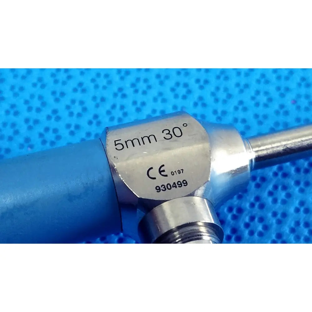 Silver metallic stryker ideal eyes 5mm 30° endoscope with blue handle and ce certification engraving visible
