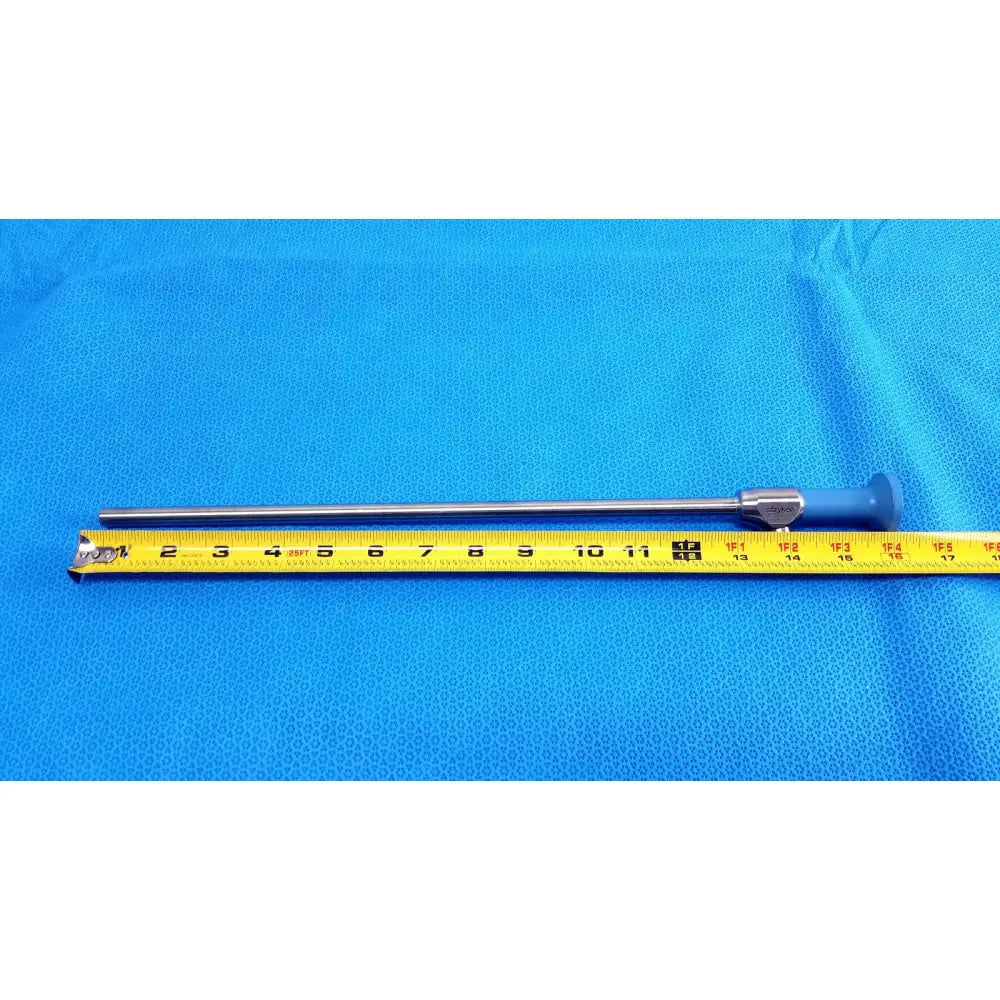 Silver surgical instrument with blue ergonomic handle and metallic shaft for ideal eyes 10mm medical use