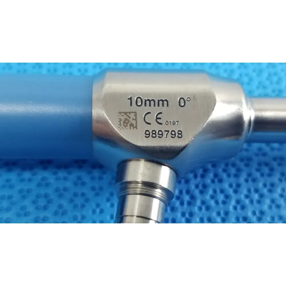 Blue and silver ideal eyes 10mm autoclavable endoscope with 0° angled metallic tip for surgical use