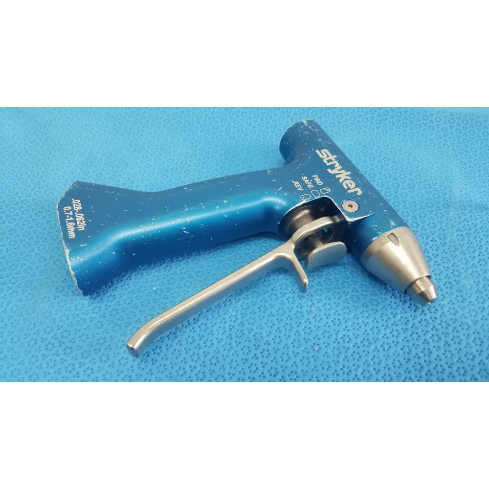 Stryker 6400-082-000 remb wiredriver handpiece in blue with metallic trigger and nozzle for surgical use