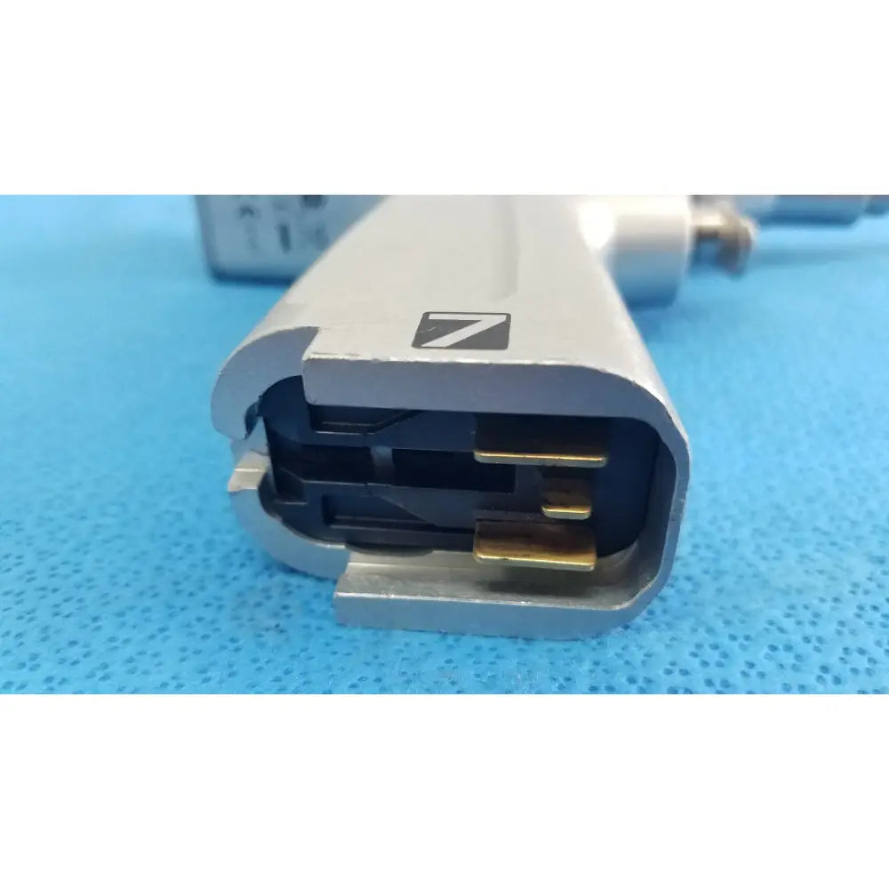 Silver zündapp audio jack connector with gold-plated contacts for stryker 7206-000-000 system 7 reciprocating saw handpiece reuse medical orthopedic instruments