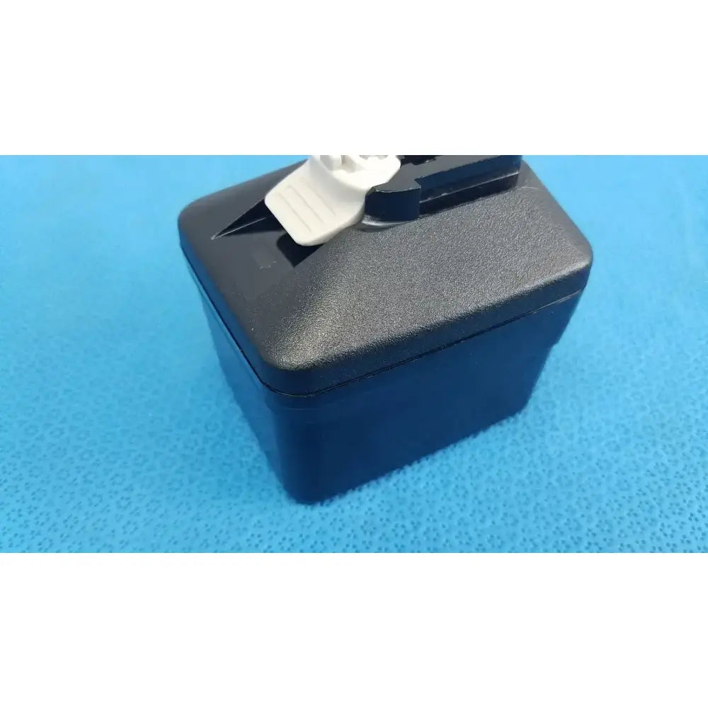 Stryker 8 Li-Ion Battery 8215-000-000 Battery Pack, second-hand product photo 5