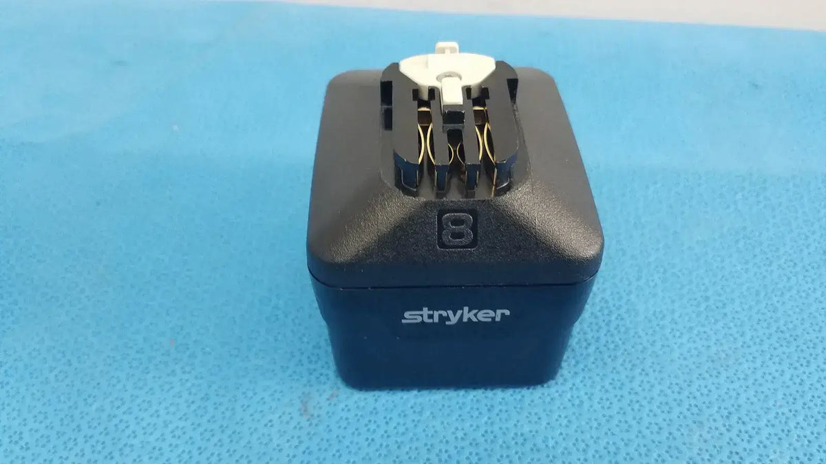 Stryker 8 Li-Ion Battery 8215-000-000 Battery Pack, second-hand product photo 1