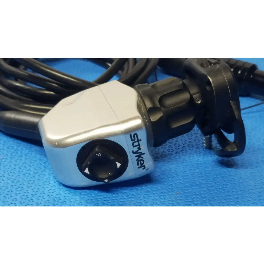 Stryker 988 Endoscopy Camera 988-210-105 With 988-210-122 Coupler Endoscopy Camera System, second-hand product photo 4